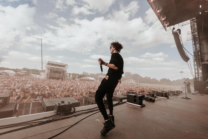 Ingyen elérhető a teljes Azahriah Aréna-koncert! Videó itt!